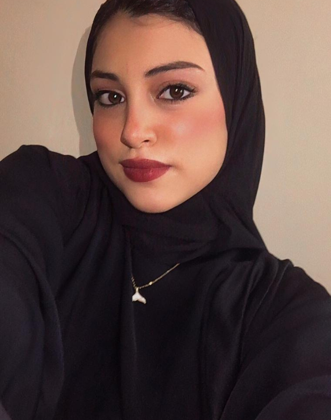 خلود وليد عزت 